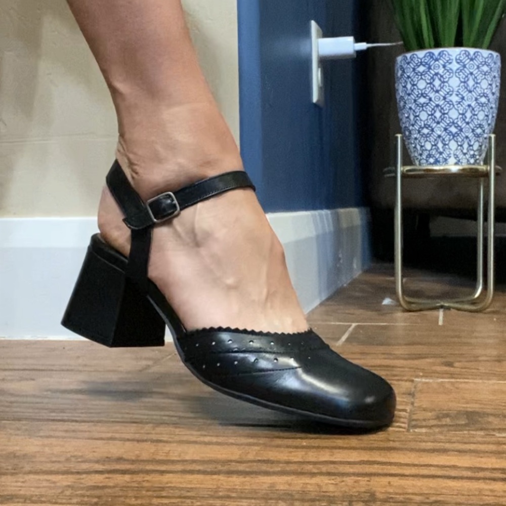 Miz Mooz Black Leather Mary Jane Slingback Heels. Unworn. Beautiful shoes - Picture 15 of 16